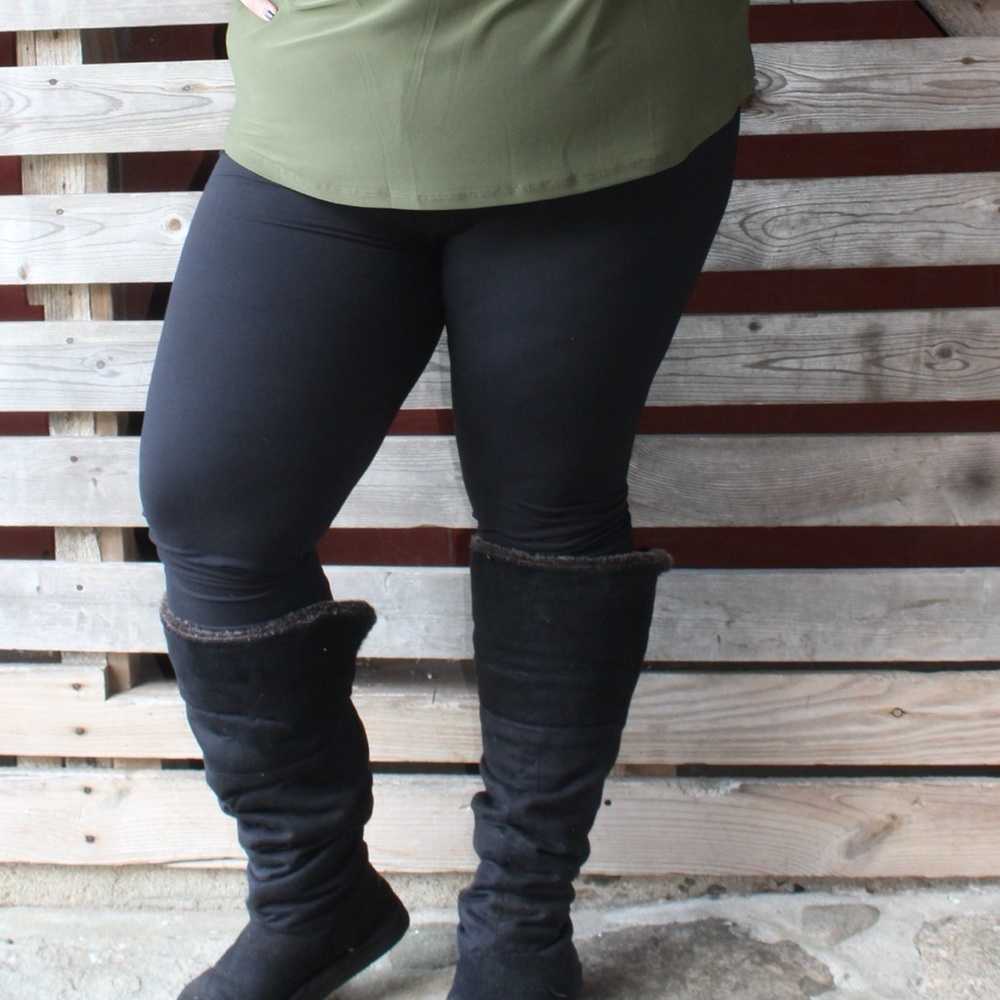 Plus size black leggings